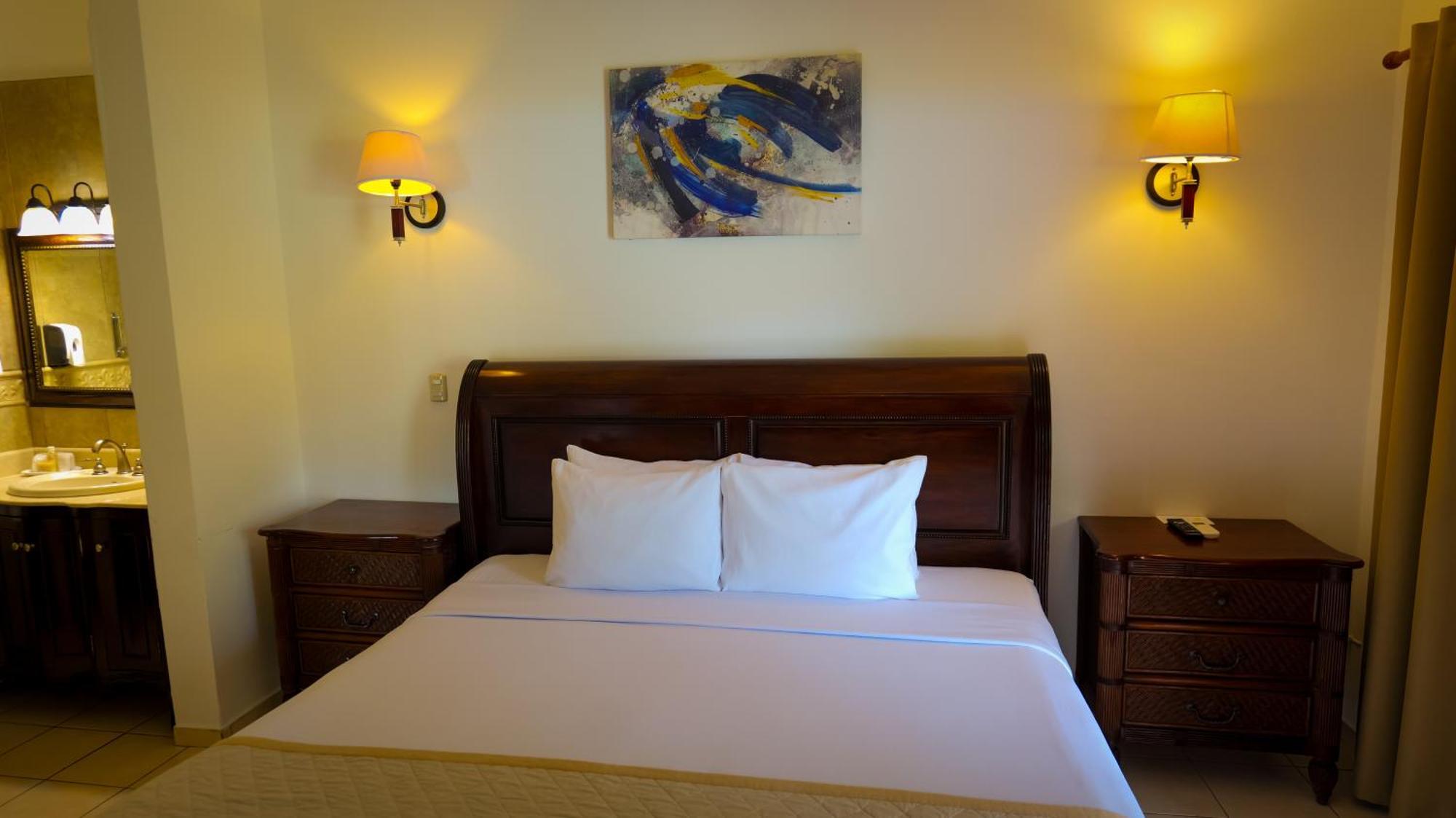 La Ensenada Beach Resort Tela Extérieur photo
