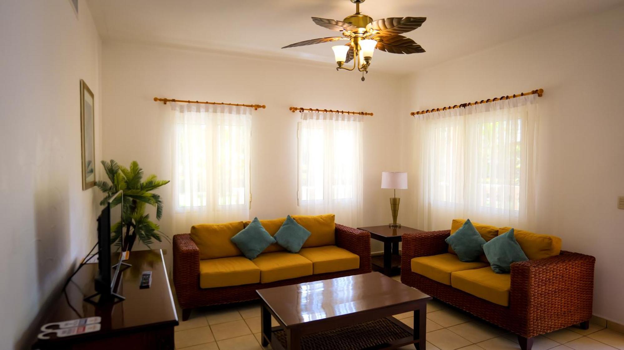 La Ensenada Beach Resort Tela Extérieur photo