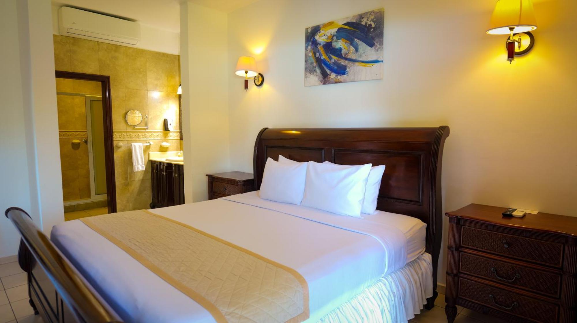 La Ensenada Beach Resort Tela Extérieur photo