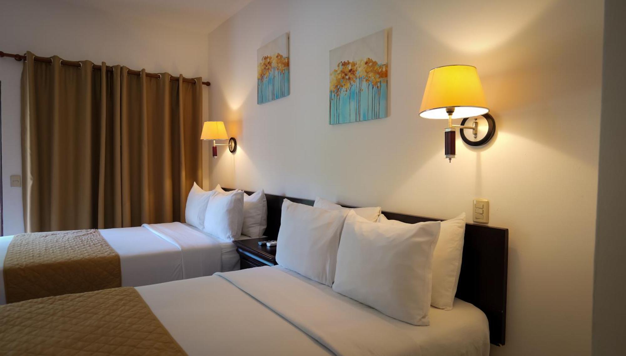 La Ensenada Beach Resort Tela Extérieur photo